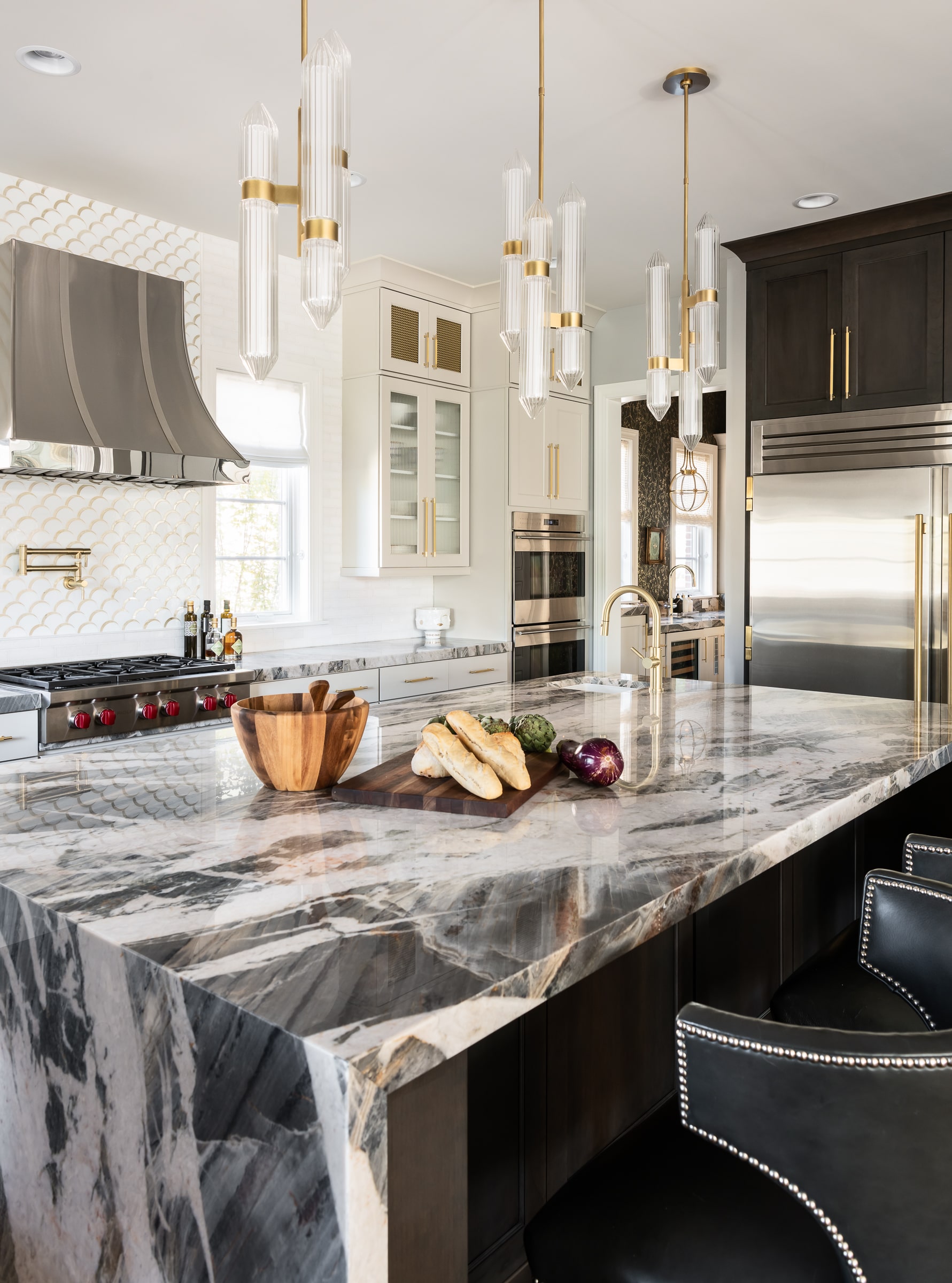 Image of stone counter back and white